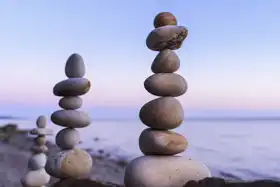 Neznámý: Stone balancing