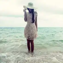 Neznámý: Dívka v moři