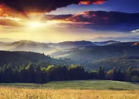 Neznámý: Západ slunce v horách, Karpaty, Ukrajina